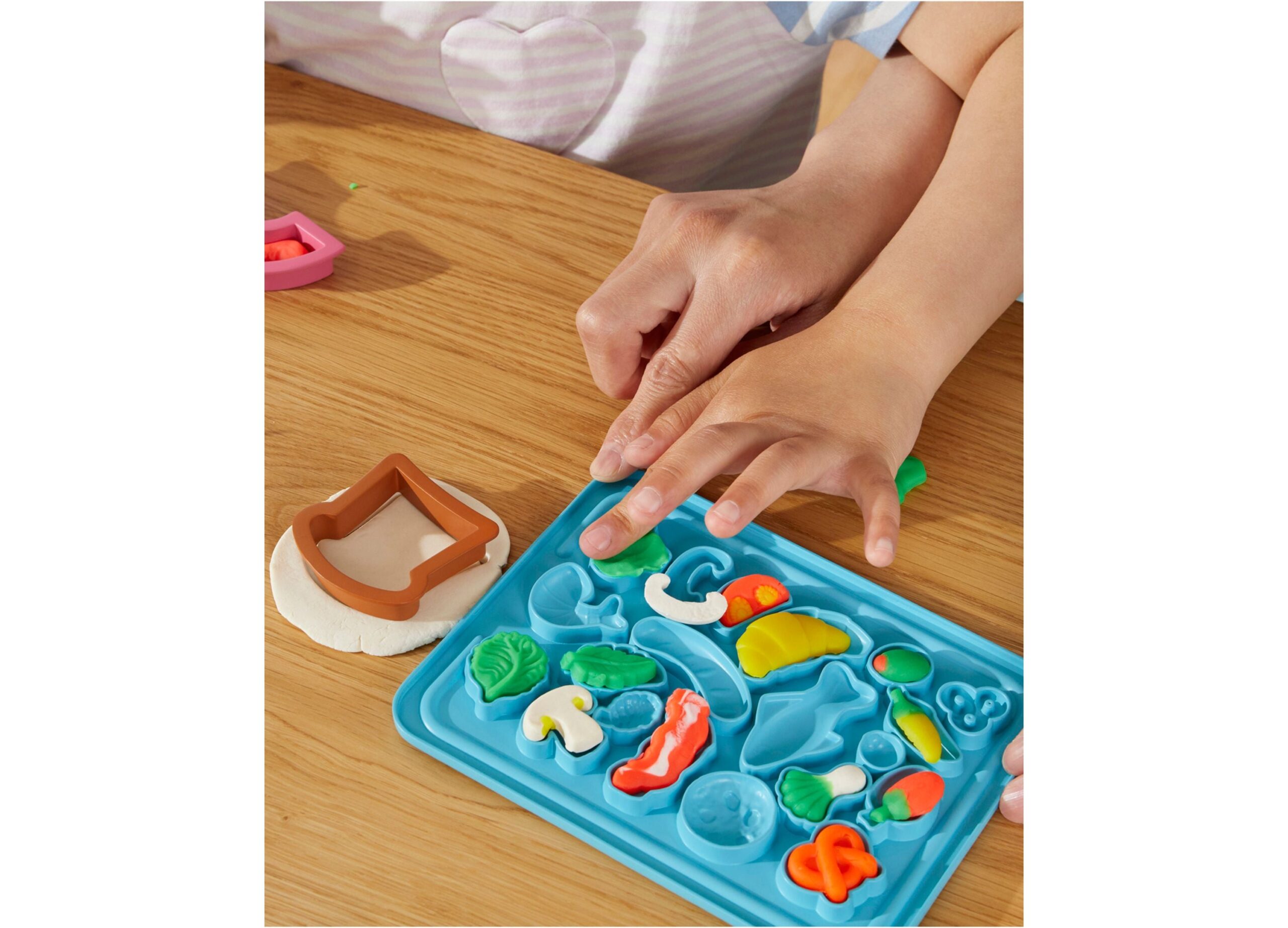 Play-Doh Little Chef Starter Set - Culinary Creative Kit - Image 7