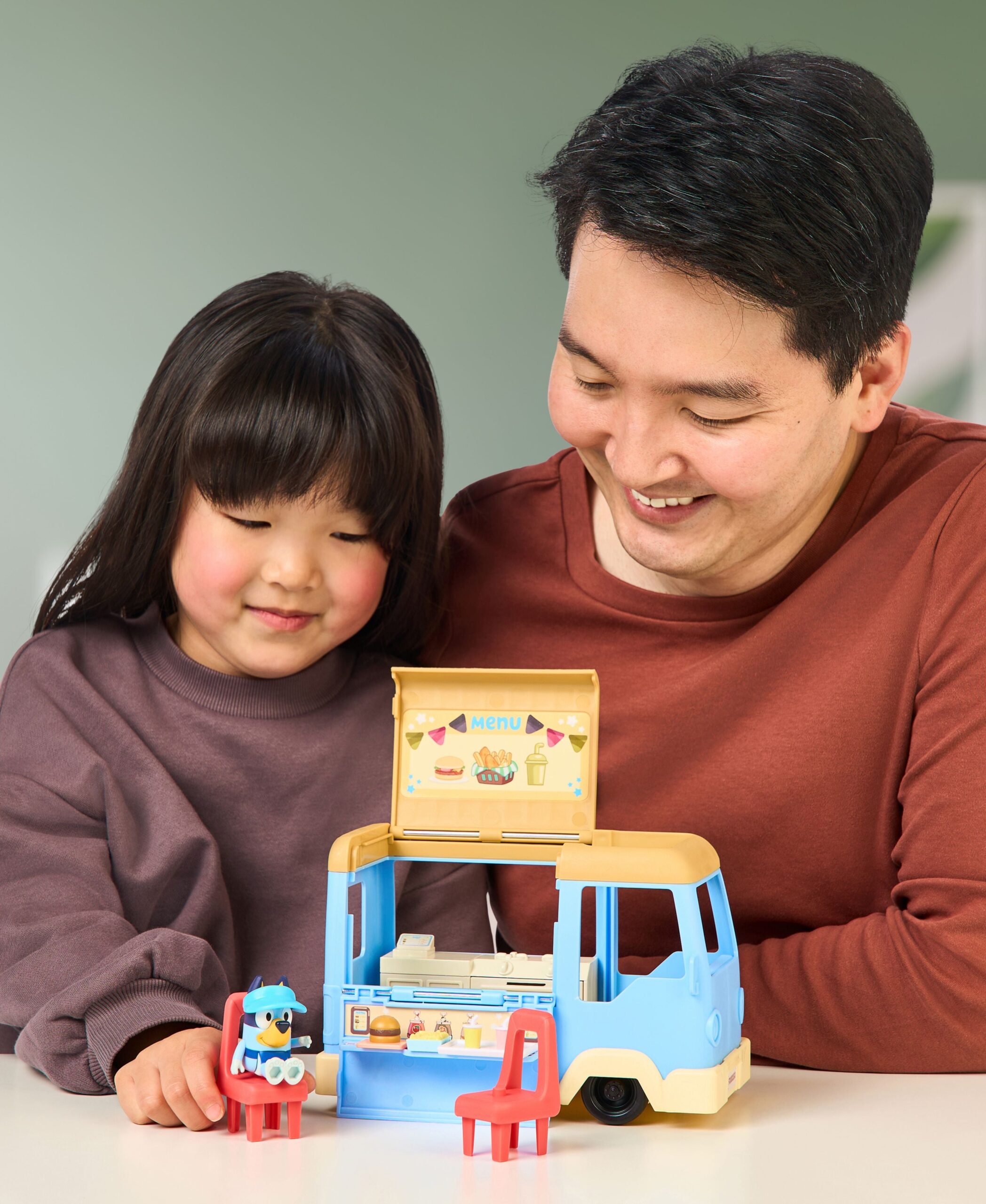 Bluey S13 Let's Play Chef Food Truck Playset - Image 5
