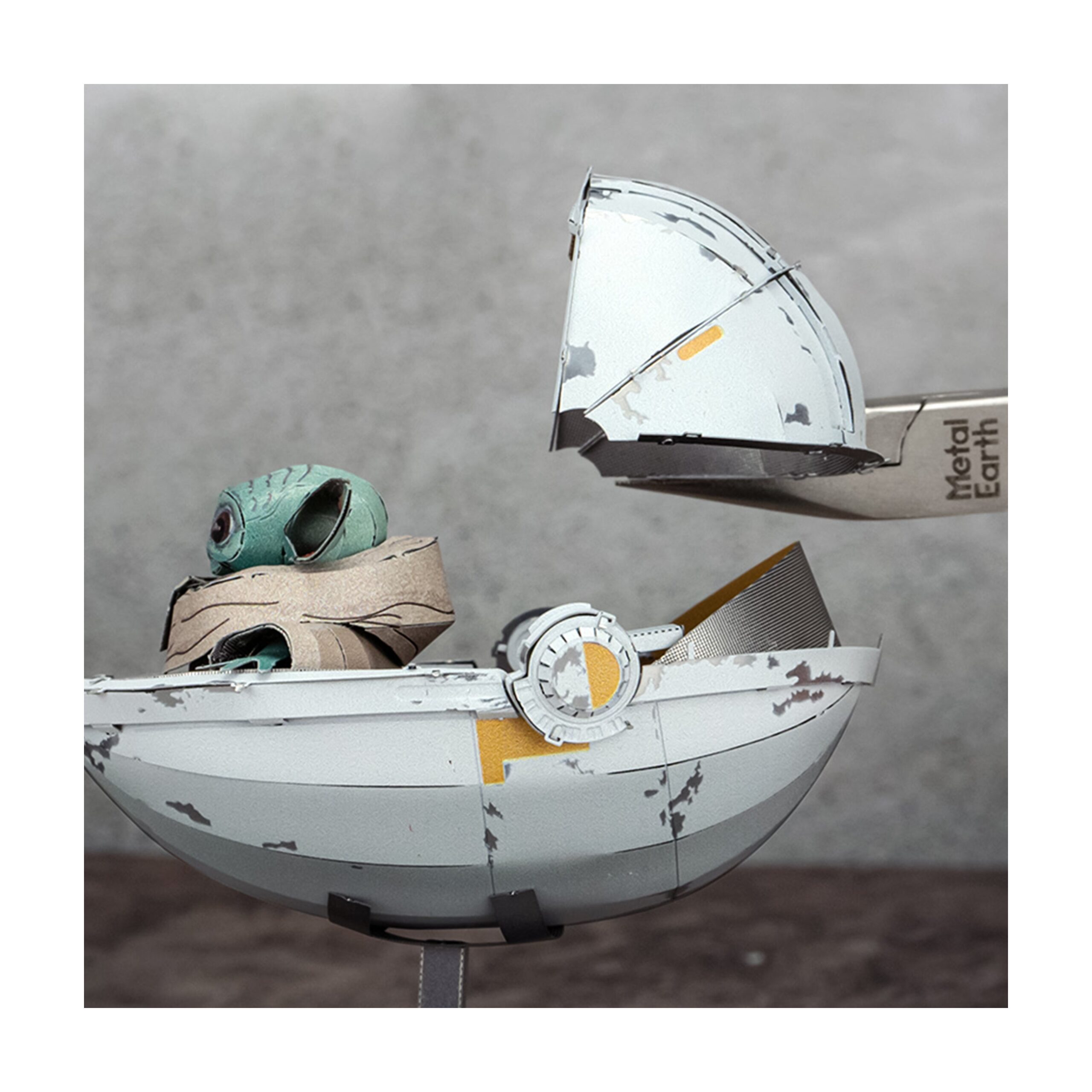 Metal Earth ICONX Star Wars 3D Model Kit - The Mandalorian The Child - Image 5